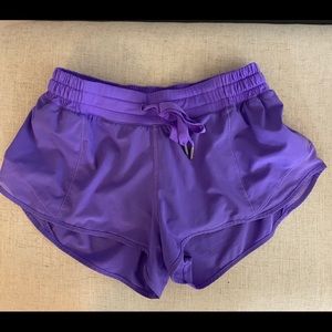 LULULEMON HOTTY HOT SHORTS W ADJUSTABLE WAISTBAND